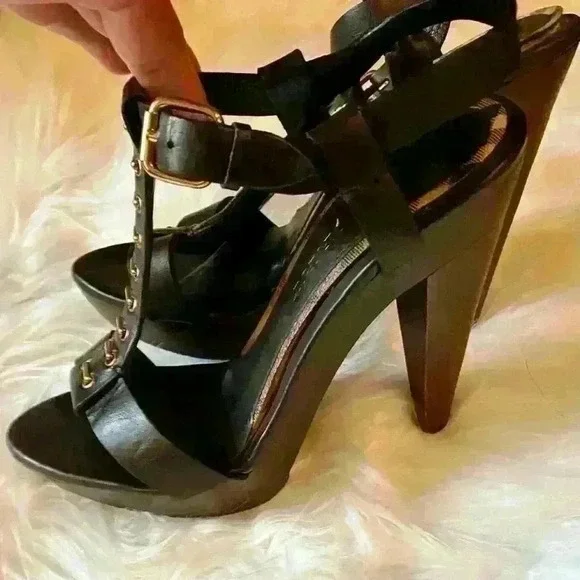 BURBERRY Leather Platform Sandals - 36.5